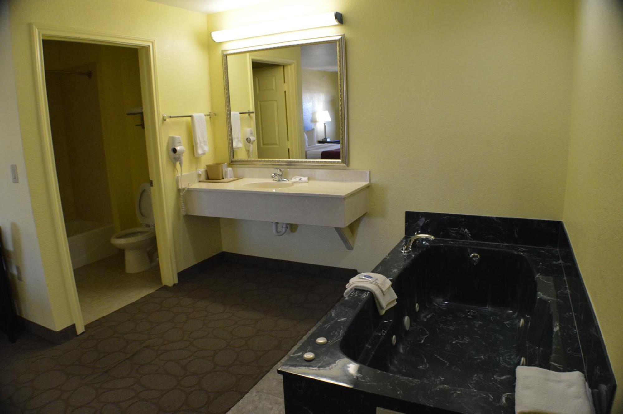 Scottish Inns Fort Worth Room photo