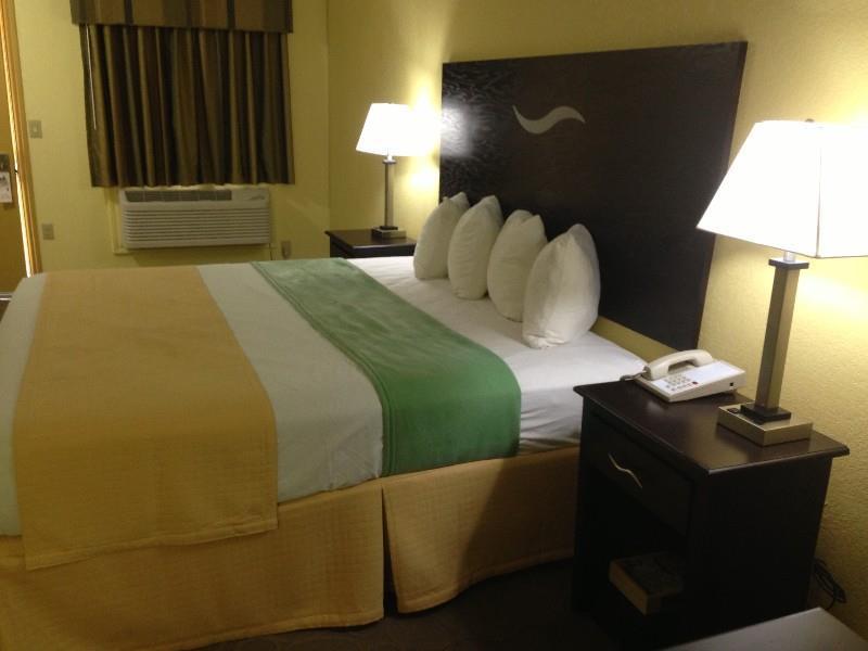 Scottish Inns Fort Worth Room photo